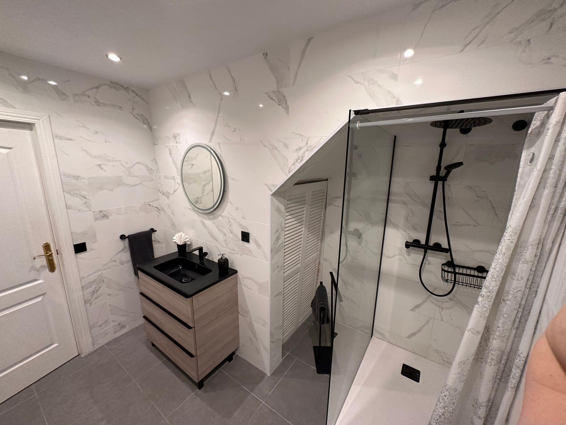 Marble bathroom, wide view